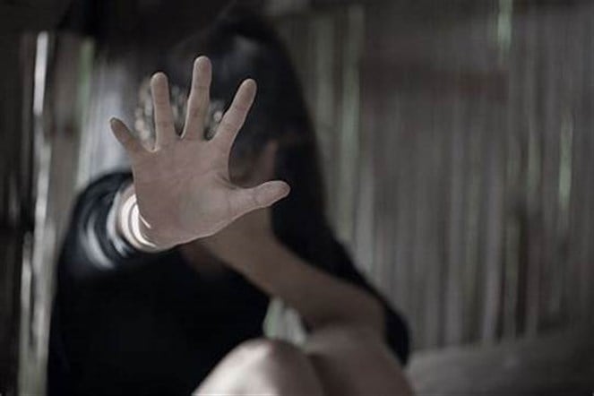 طفلة سورية بعمر الـ 6 سنوات… ضحية والدها!