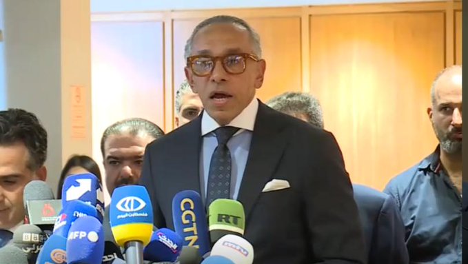 السفير المصري من مطار بيروت: وجودنا هنا هو لدعم لبنان ورسالة لكلّ الأفرقاء بأنّ المستقبل هو للتهدئة