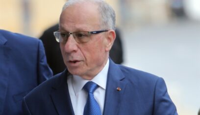وزير الدفاع “يجتهد” ويمدّد لعضوين في المجلس العسكري