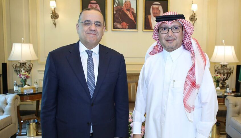 بخاري استقبل البيسري.. وهذا ما جرى بحثه