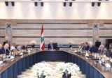 بدء جلسة الحكومة الطارئة في السراي