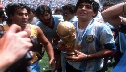 عرض قميص أسطورة الأرجنتين في مونديال 1986 في مزاد علني