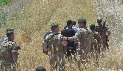 في الوزاني.. العدو يستهدف آلية للجيش اللبناني ونجاة العناصر بأعجوبة