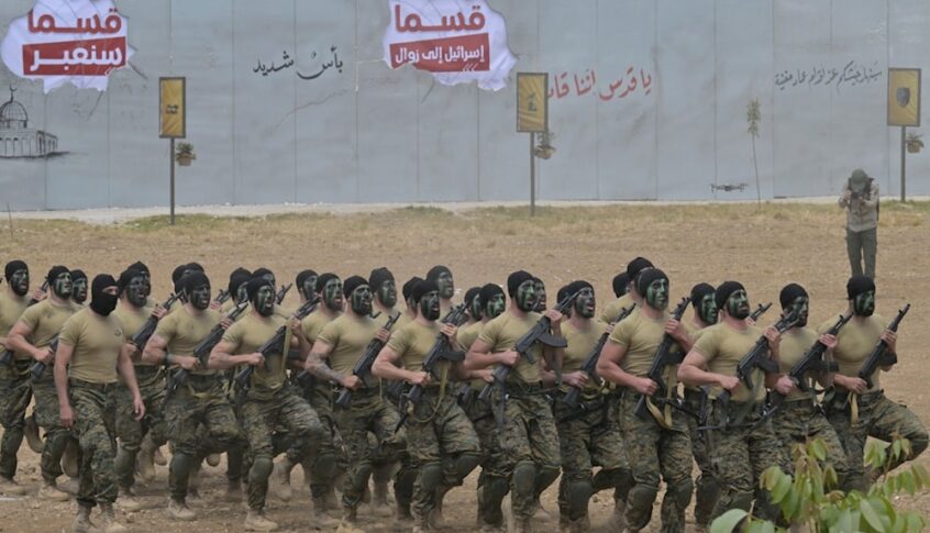 “إيكونوميست”: “إسرائيل” ستلقى من حزب الله أكبر وابل صاروخي متواصل في التاريخ