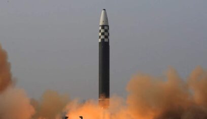 كوريا الشمالية تطلق أول صاروخ بالستي في عام 2025