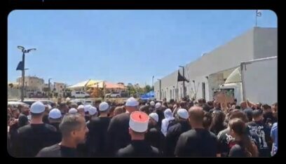 بالفيديو – أهالي الجولان يطردون رئيس وزراء الاحتلال بنيامين نتيناهو عند محاولته زيارة قرية مجدل شمس