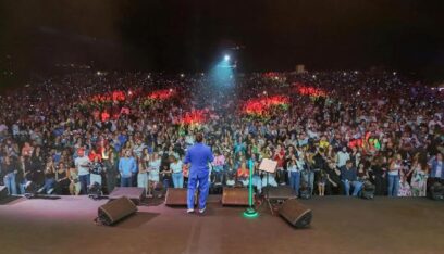 بالفيديو والصور: جمهور “إهدنيات” يستقبل ناصيف زيتون بالزغاريد… والأخير يرحّب بزوجته دانييلا رحمة