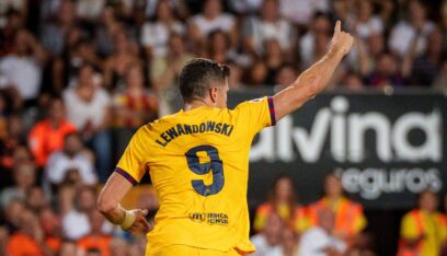 برشلونة يقلب تأخره إلى فوز مثير على فالنسيا