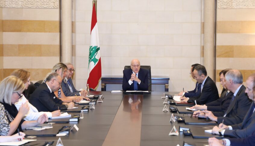 اجتماع في السراي مع سفراء الدول الخمس