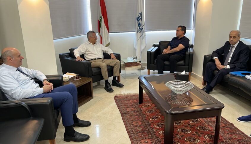 اجتماع بين الخليل وحميّه للتنسيق بين الوزارتين لتسهيل متطلبات المستجدات الطارئة