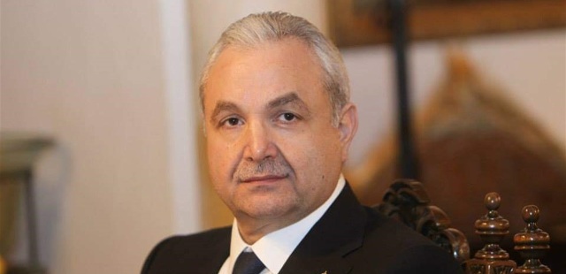 الياس المر يستشيط غضبا بعد كشفه.. وينتقل من الدجاجة إلى الأرنب!