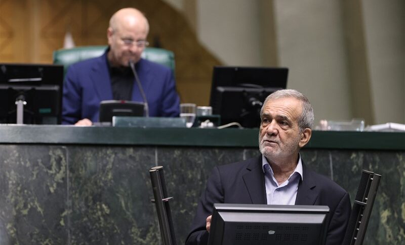 الرئيس الايراني: روسيا وإيران تنددان بالاعتداءات الإسرائيلية على سوريا واحتلال جزء من أراضيها