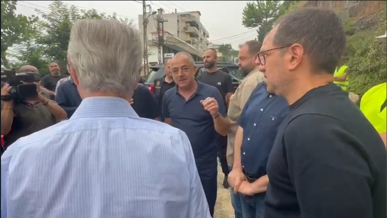 أعمال ازالة الصخرة عن طريق بكفيا مستمرة…و بو صعب: نعمل معا لما فيه مصلحة المواطن!(بالفيديو والصور)