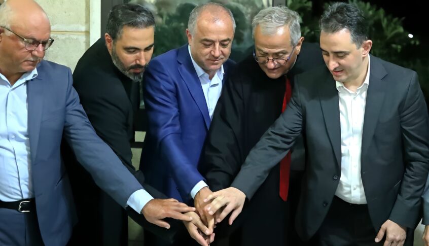 بو صعب يساهم في ترميم كنيستين في بسكنتا (بالفيديو)