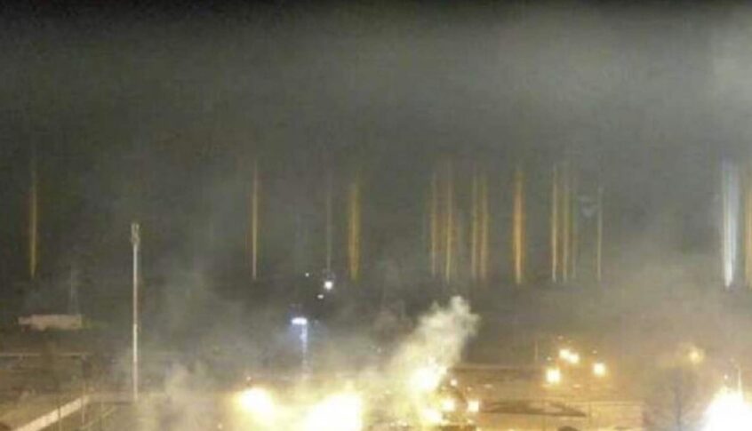 ما هي أسباب الحريق في محطة زابوريجيا النووية في أوكرانيا؟