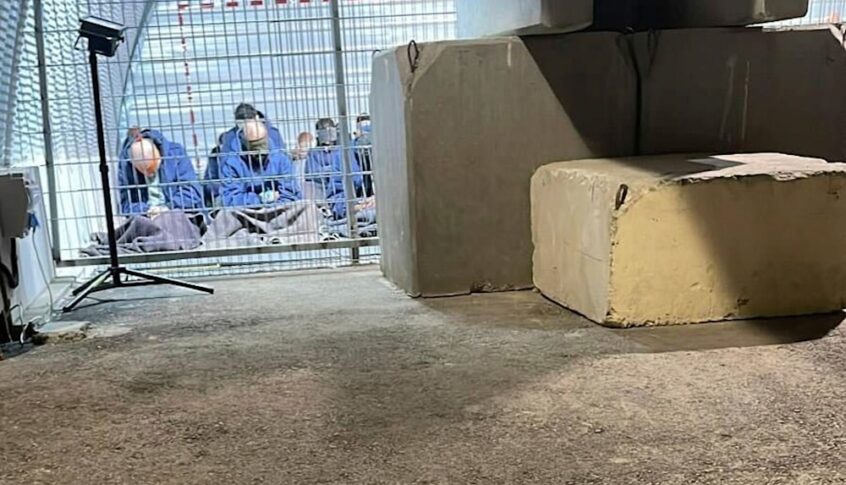 “بن غفير يعطي الضوء الأخضر”..”هآرتس”: نظام السجون يعمل كمنشأة للتنكيل بالأسرى الفلسطينيين