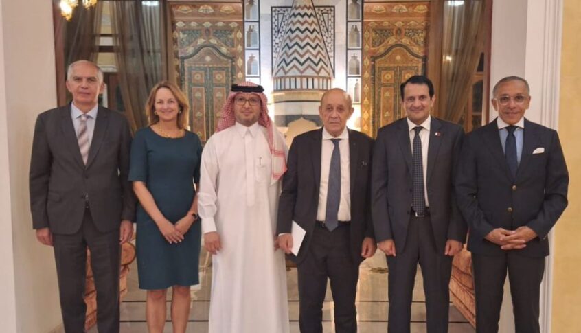 لودريان التقى اعضاء اللجنة الخماسية في قصر الصنوبر امس