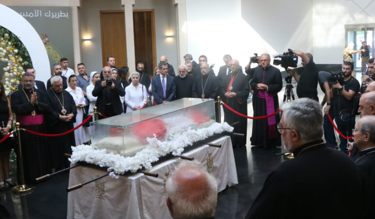 جثمان الكاردينال أغاجيان نقل إلى ساحة الشهداء بعد استقبال رسمي في المطار