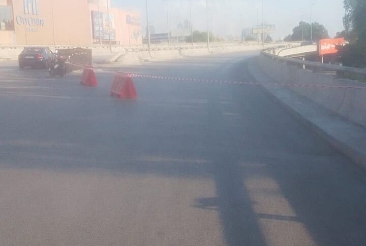 إقفال المسلك المؤدي من جسر السيتي سنتر ومن سوق الخضار باتجاه اوتوستراد الرئيس لحود وايضا المسلك من الحبتور باتجاه الكرنتينا مواكبة لسباق الدراجات الهواىية