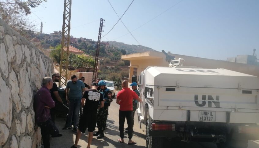 إشكال بين عدد من أهالي برعشيت (قضاء بنت جبيل) ودورية لقوات “اليونيفيل” بسبب تجوّلها في البلدة من دون مرافقة من الجيش اللبناني