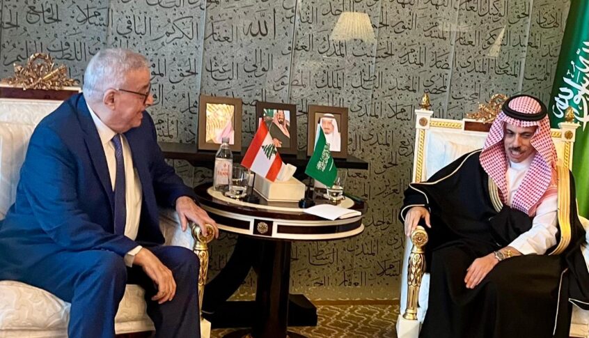 بو حبيب التقى نظيريه السعودي واليوناني وشارك في حلقتين حواريتين
