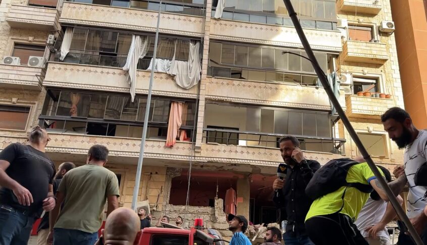 “الجديد”: انتشال شخص على قيد الحياة من تحت الأنقاض في الموقع المستهدف