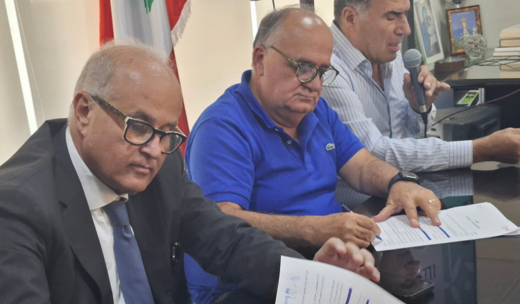 توقيع اتفاقية مشروع إنشاء معمل لفرز النفايات الصلبة ومعالجتها في لبعا