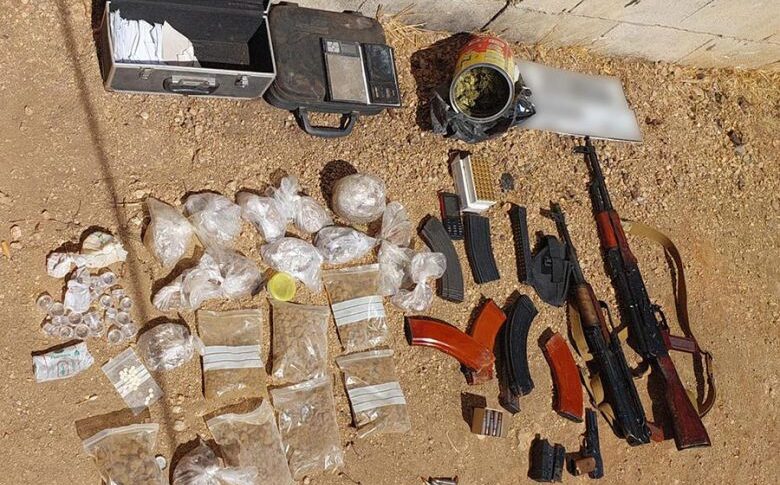 عملية دهم للجيش وتوقيف 3 مواطنين وسوري في منطقة الحمودية – البقاع
