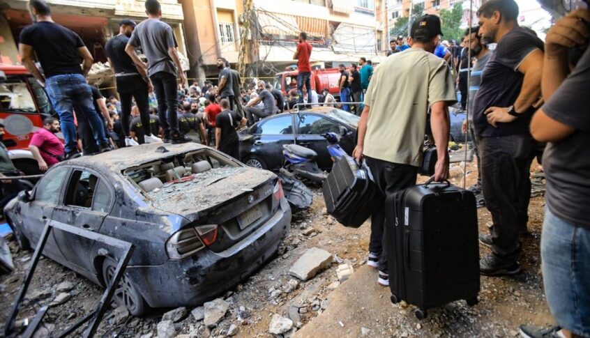 الميادين: انتشال عائلة بكاملها استشهد أفرادها الأربعة من تحت أنقاض المبنى السكني الذي استهدفه العدوان في الضاحية