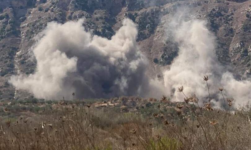 غارة اسرائيلية تستهدف الجرود بين منطقتي ‎ميروبا وحراجل قضاء ‎كسروان