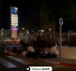 بعد تعرضها لهجوم بصاروخ باليستي من حزب الله…صفارات الإنذار تدوي في حيفا (بالفيديو)