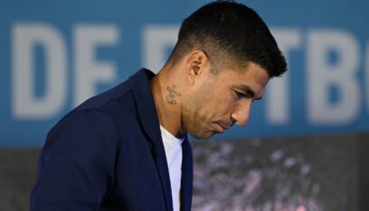 سواريز يُعلن نهاية المشوار دولياً