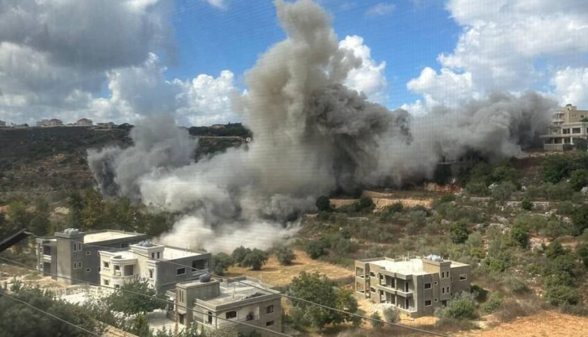 بالصور: غارات عنيفة نفذها العدو على مواقع متفرقة في جنوب لبنان