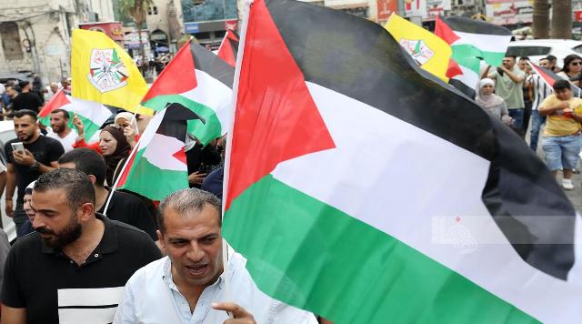 وقفة في نابلس تنديدا بالعدوان على غزة وشمال الضفة وإسنادا للمعتقلين