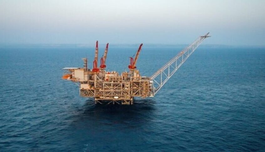 “يديعوت أحرونوت”: حقل ليفياثان للغاز هو المستهدف في الرشقة الصاروخية على الكرمل وحيفا