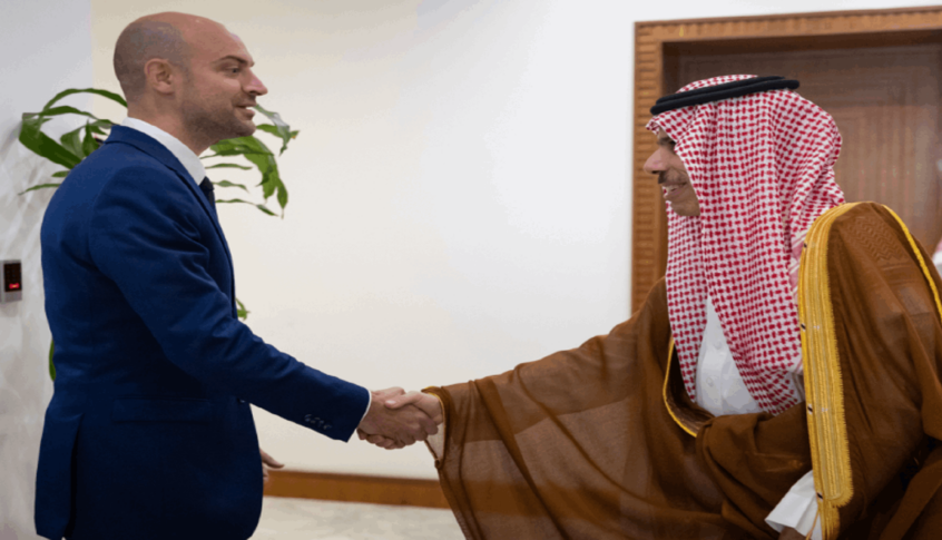 بن فرحان استقبل نظيره الفرنسي.. وبحث في التطورات على الساحة اللبنانية