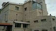 مستشفى تمنين: إصابة العديد من المرضى في المستشفى نتيجة تناثر الزجاج والشظايا وهمجية العدو لن تثنينا عن استكمال مسيرتنا