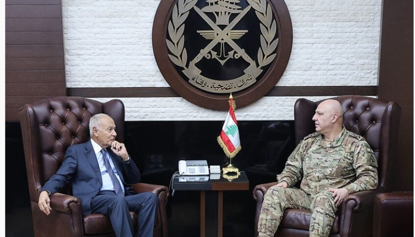 قائد الجيش يستقبل ابو الغيظ في اليرزة