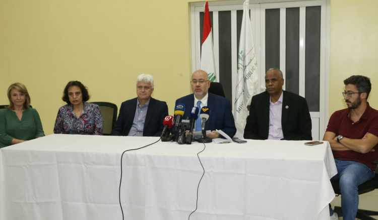 الأبيض عرض الآلية الممكننة لتسلم المساعدات الطبية وتوزيعها: ملتزمون تجاه أهلنا النازحين