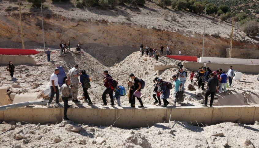 تقرير لجنة الطوارئ: 68 غارة على الجنوب والنبطية وبعلبك خلال 24 ساعة وارتفاع عدد النازحين والمغادرين إلى سوريا