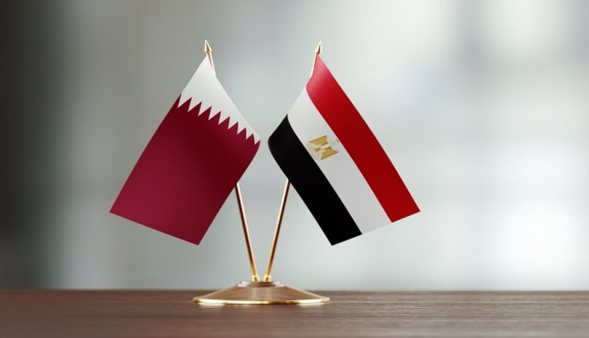 مصر وقطر تبحثان جهود وقف إطلاق النار في غزة وتحقيق المصالحة الفلسطينية