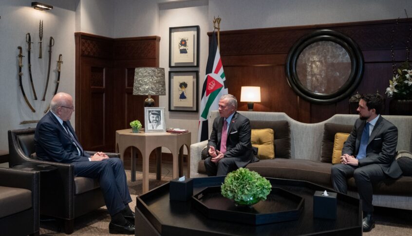 ميقاتي عرض مع ملك الاردن عبدالله الثاني في قصر الحسينية للعدوان الاسرائيلي على الجنوب