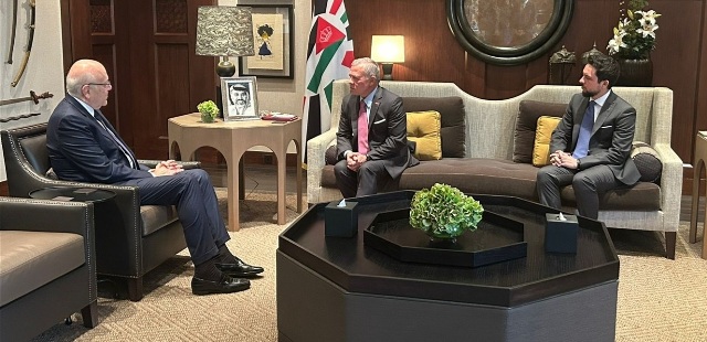 بالصور: ميقاتي يلتقي ملك الأردن عبدالله الثاني في قصر الحسينية