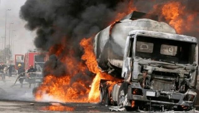 نحو 100 قتيل في انفجار صهريج وقود في نيجيريا