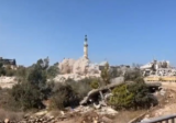 قوات العدو تنسف مسجد بلدة يارين
