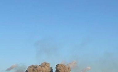 غارة ثالثة عنيفة تستهدف صور في هذه الأثناء