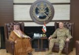 قائد الجيش يستقبل السفير السعودي