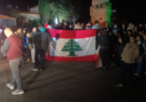 أهالي القليعة يستقبلون فرقة من مغاوير الجيش متجهة إلى ثكنة مرجعيون بنثر الورود والأرز