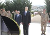 بالصور: ميقاتي وضع اكليلا من الزهر على النصب التذكاري لشهداء الجيش في اليرزة