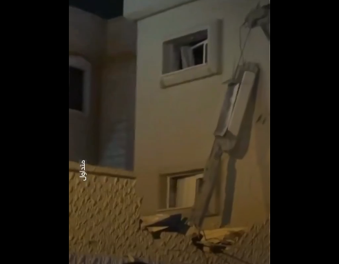 صواريخ من لبنان تصيب 19 شخصًا في منطقة شارون بوسط “إسرائيل”